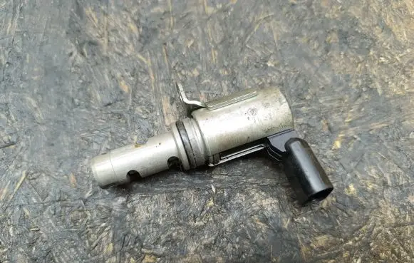 Volkswagen Scirocco Camshaft vanos timing valve 03C906455A