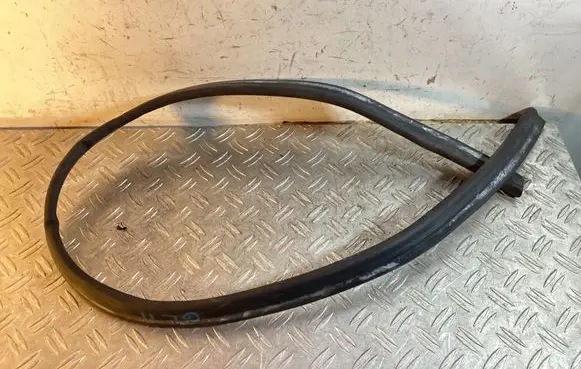 Mercedes-Benz GL X164 Engine compartment rubber 