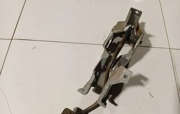 Opel Astra G Brake pedal 