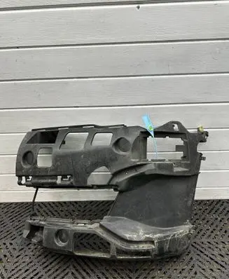 BMW 5 G30 G31 G38 Front bumper mounting bracket 9498601 15067010