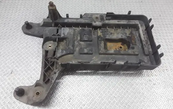 Battery tray