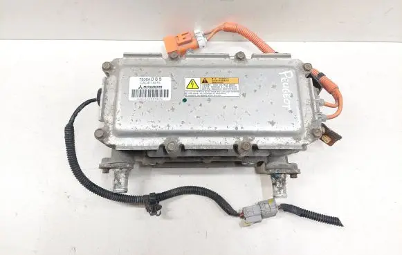 Voltage converter inverter