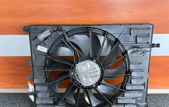 Volvo XC60 Electric radiator cooling fan 32222287
