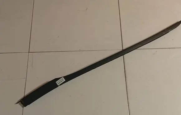 Opel Zafira A Windshield trim 76556MA