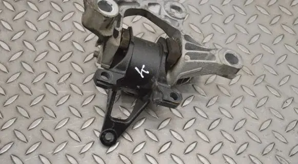 Mazda 6 Engine mount bracket 3G17D