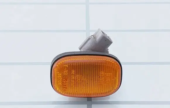 Toyota Corolla Verso E121 Front fender indicator light 6R019461 013047