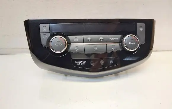 Nissan Qashqai Climate control unit 275004EA0A