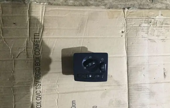 Volvo V50 Light switch 30739297