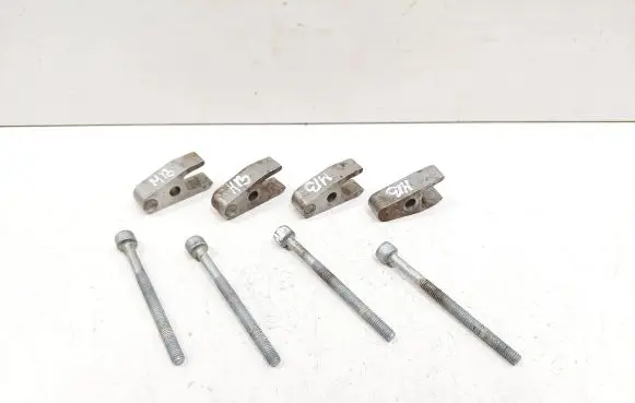 Mercedes-Benz B W245 Fuel Injector clamp holder