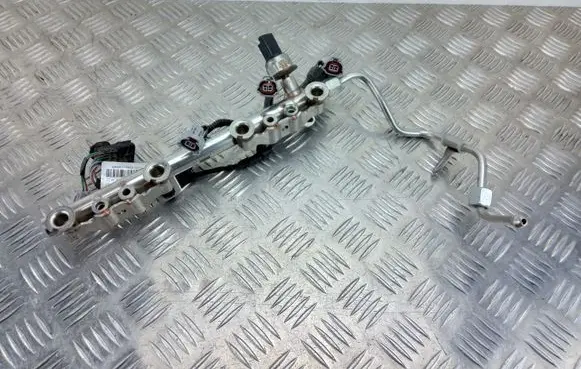 Nissan Qashqai Fuel main line pipe 175204385R 240112054R