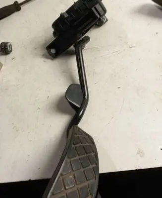 Audi A4 S4 B7 8E 8H Accelerator throttle pedal 8E2721523E 6PV00802634