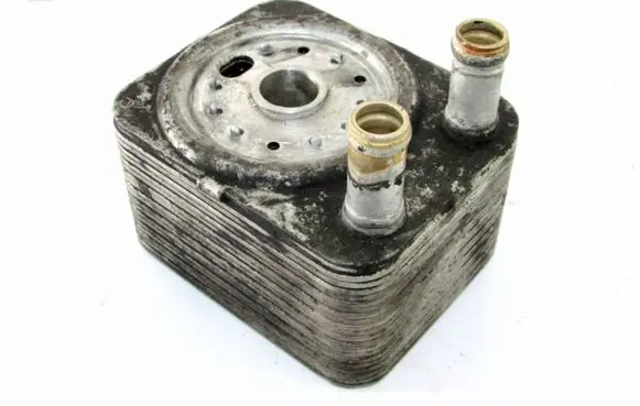 Mitsubishi Outlander Oil filter mounting bracket