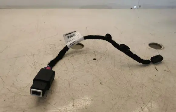 Peugeot 308 USB socket connector 9843611680