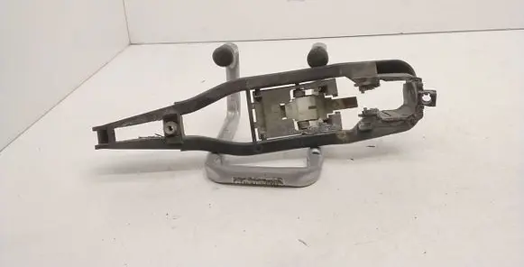 Front door exterior handle/bracket