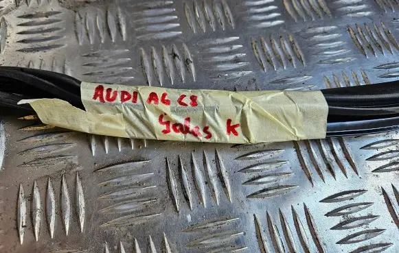 Audi A6 S6 C8 4K Rear door rubber seal (on body) 