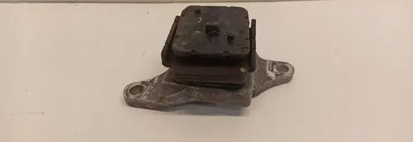 Volvo V60 Radiator mount bracket 31681177
