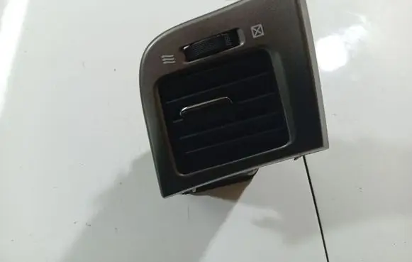 Dash center air vent grill
