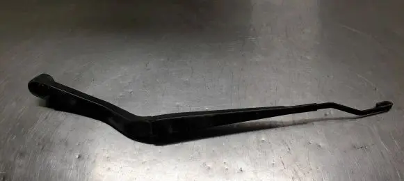 Front wiper blade arm