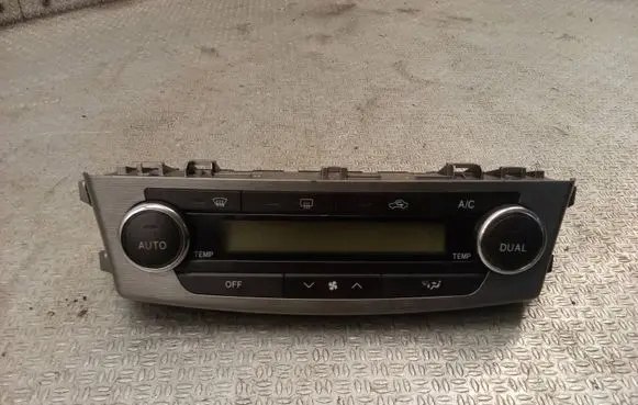 Toyota Avensis T270 Climate control unit 5590005460