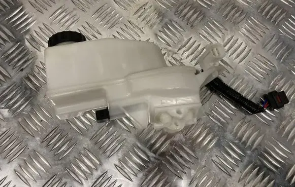 Toyota Yaris XP210 Brake fluid reservoir PK10095