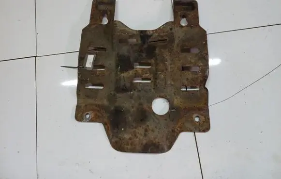 Isuzu D-Max Engine splash shield/under tray