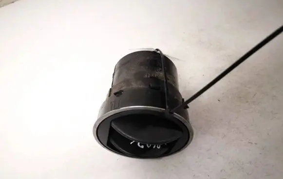 Mazda 3 II Dash center air vent grill bbm464730 k3006
