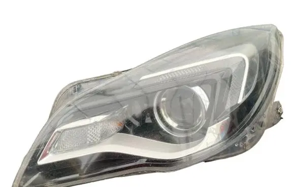 Opel Insignia A Headlight/headlamp 13409908 1ll01116513