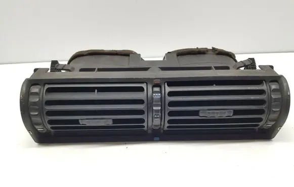 BMW 5 E34 Dash center air vent grill 8390314