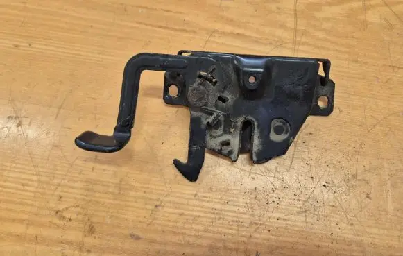 Hyundai Sonata Engine bonnet/hood lock/catch