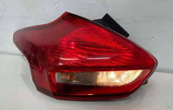 Ford Focus Rear/tail lights F1EB13405BE 08042015