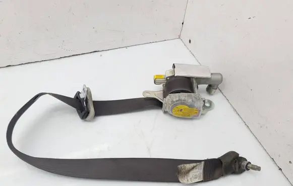Daihatsu Sirion Front seatbelt 7M4650P 023482 0434041