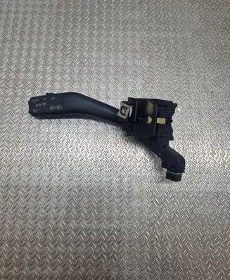 Volkswagen Touran I Indicator stalk 01103501 1K0953513A 10350160665891