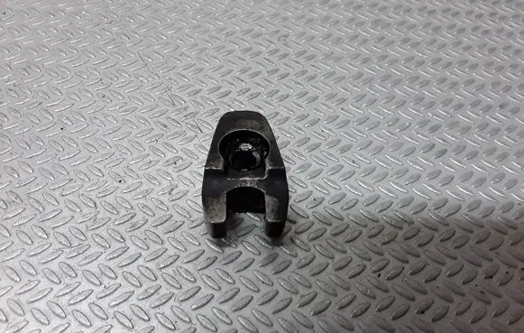 Peugeot 206 Fuel Injector clamp holder