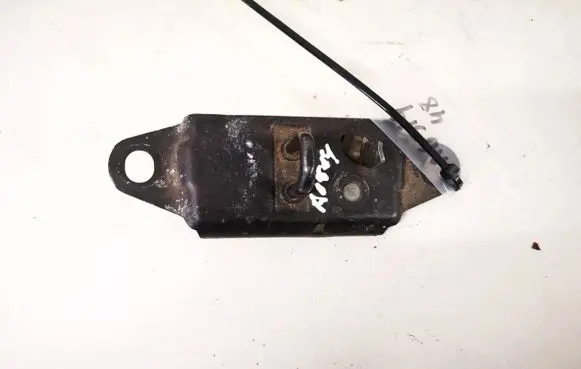 Fiat Punto (188) Rear door lock loop/hook striker 