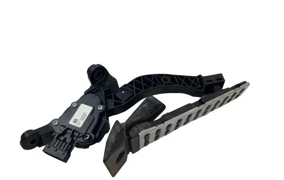 KIA Ceed Accelerator throttle pedal 32700A6110