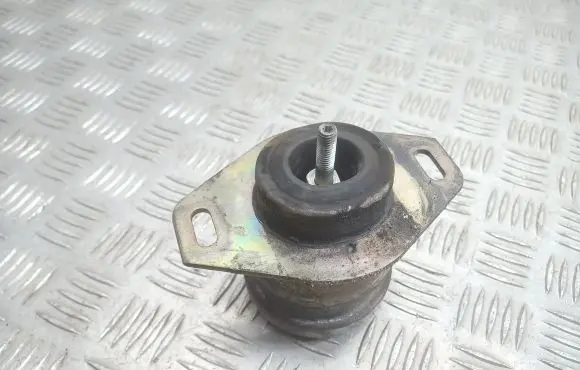 Citroen C5 Engine mount bracket