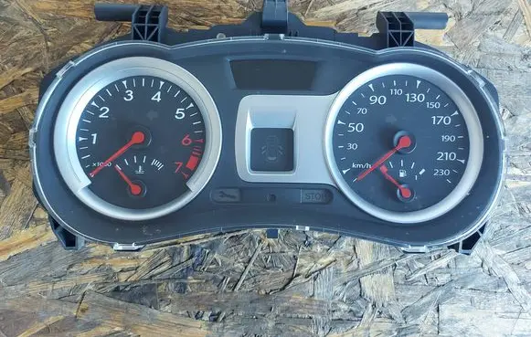 Renault Clio III Speedometer (instrument cluster) 8200820999D