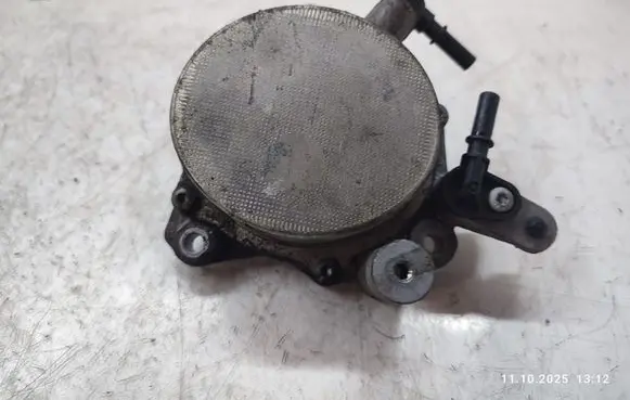 Peugeot 508 RXH Vacuum pump 
