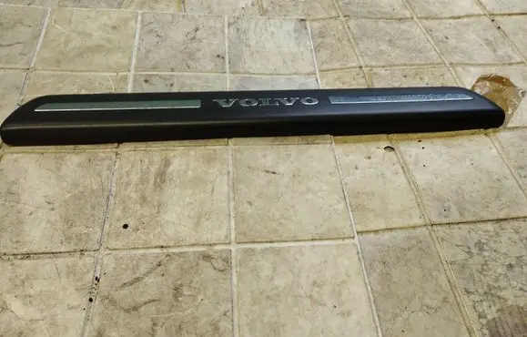 Volvo V50 Front sill trim cover 08622671 30744287