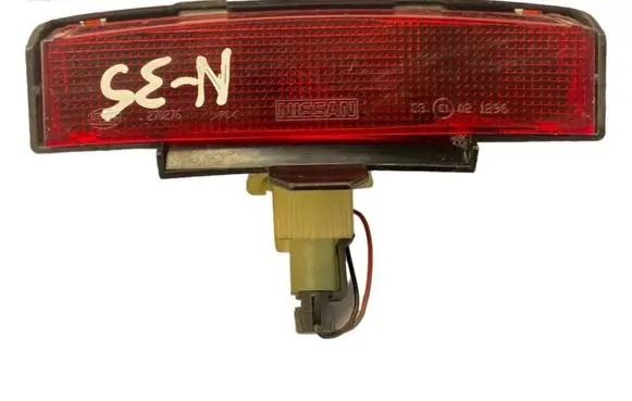 Nissan Primera Third/center stoplight 270275 E1021296