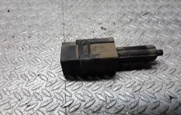 Nissan Navara D40 Brake pedal sensor switch