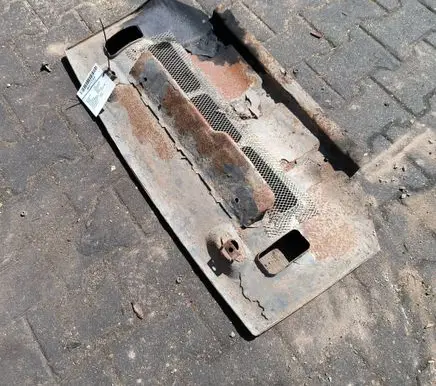 Mitsubishi Pajero Engine splash shield/under tray