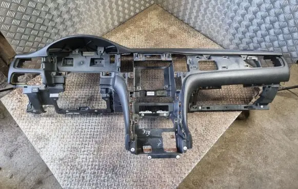 Cadillac Escalade Dashboard 15947679 15892680