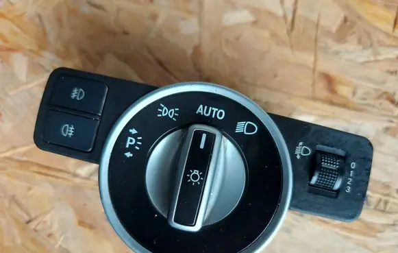 Mercedes-Benz C W204 Light switch A2049053003 10091542