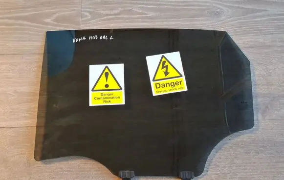 Hyundai Kona I Rear door window glass CSQW