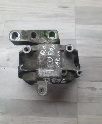 Volkswagen Touran II Engine mount bracket 1K0199262