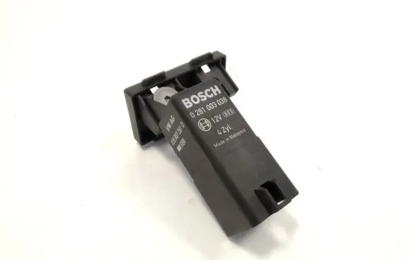 Volkswagen Caddy Glow plug pre-heat relay 038907281D 0281003038