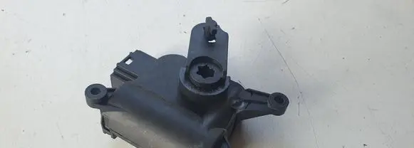Skoda Superb B6 (3T) A/C air flow flap actuator/motor 