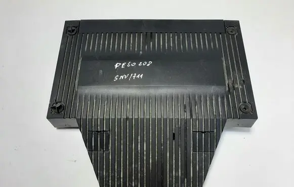Peugeot 208 Engine cover (trim) 9828879280 9835360380