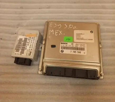 BMW 5 E39 Engine control unit/module 7785540 0281001830